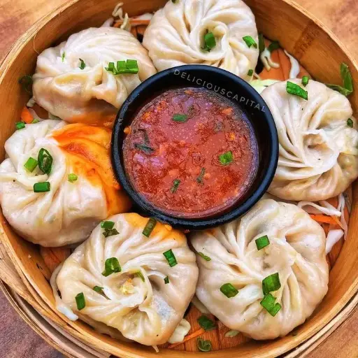 Spicy Momos With Sauce 6 piece